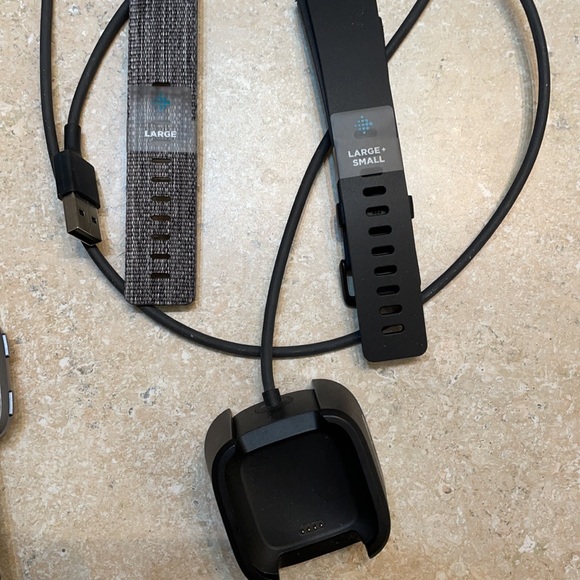 Fitbit versa special edition - Picture 5 of 6